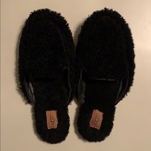 Slippers with hard bottoms for indoor/outdoor